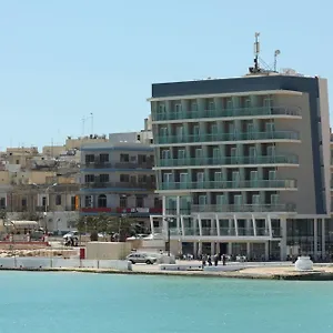 Hotell Water's Edge, Birżebbuġa